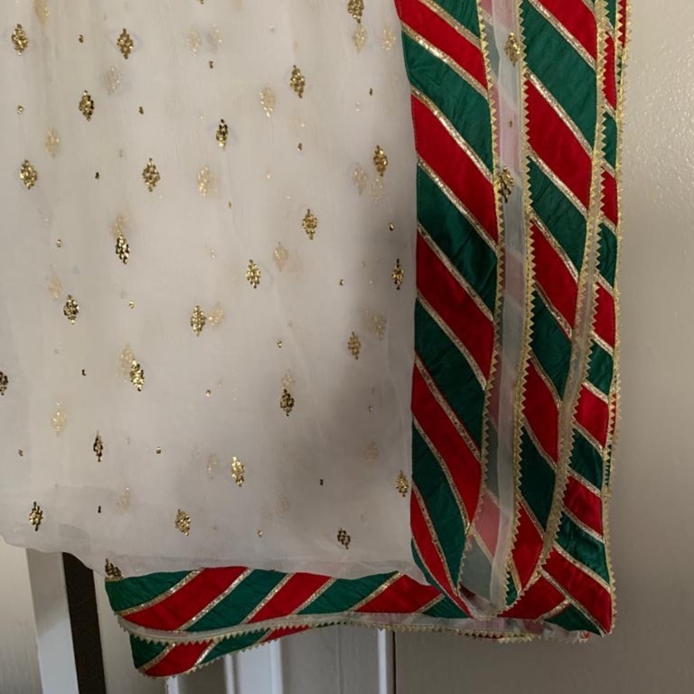 White shalwar kameez